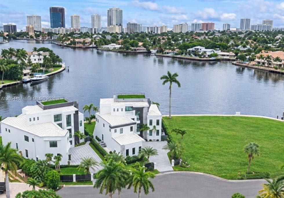 350 Circle Dr photo 5