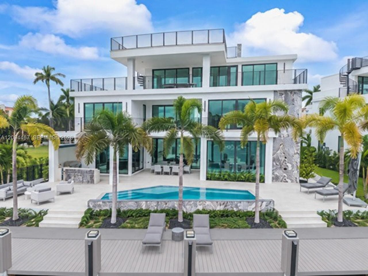350 Circle Dr photo 9