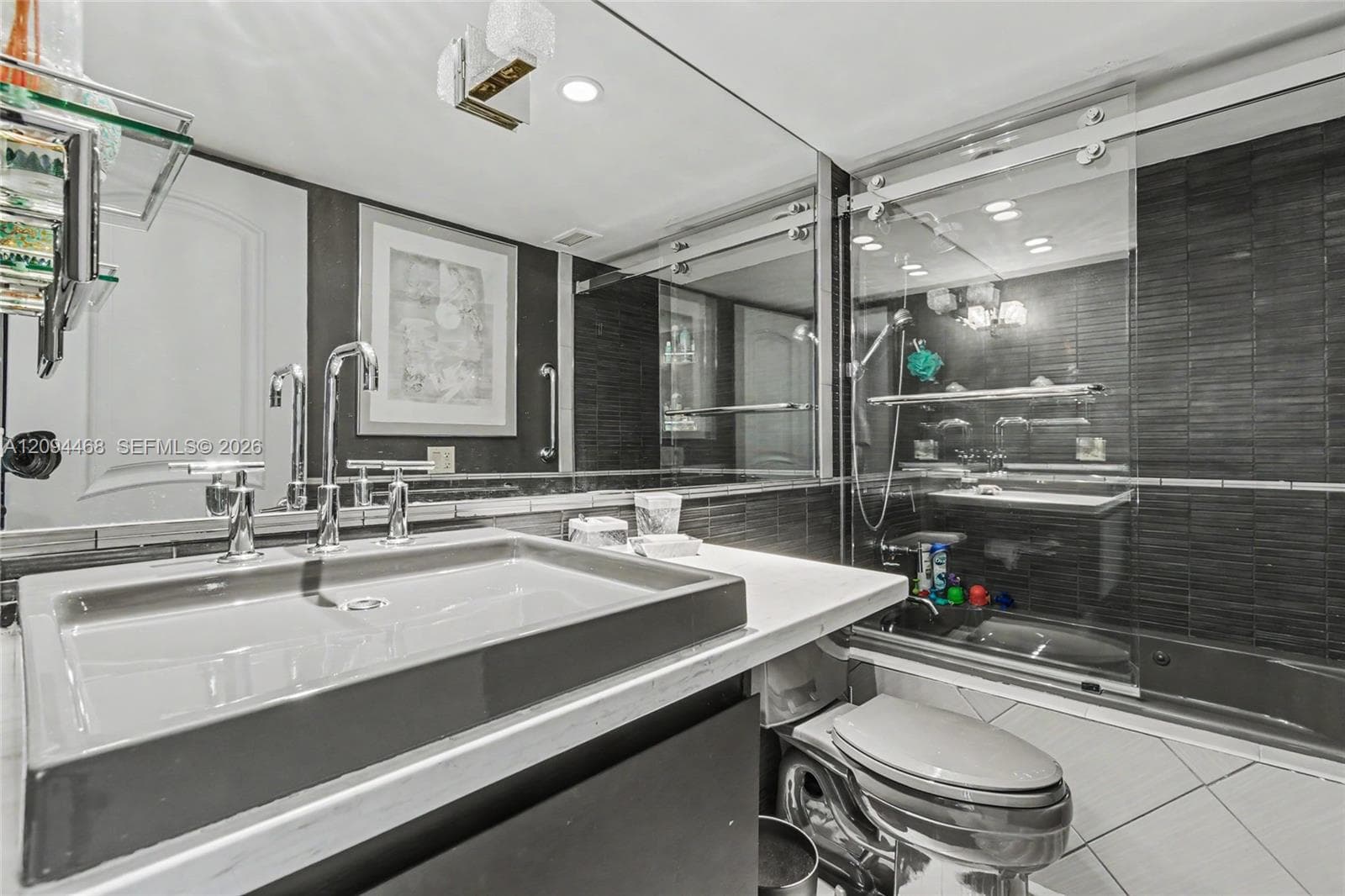 2nd full Bathroom