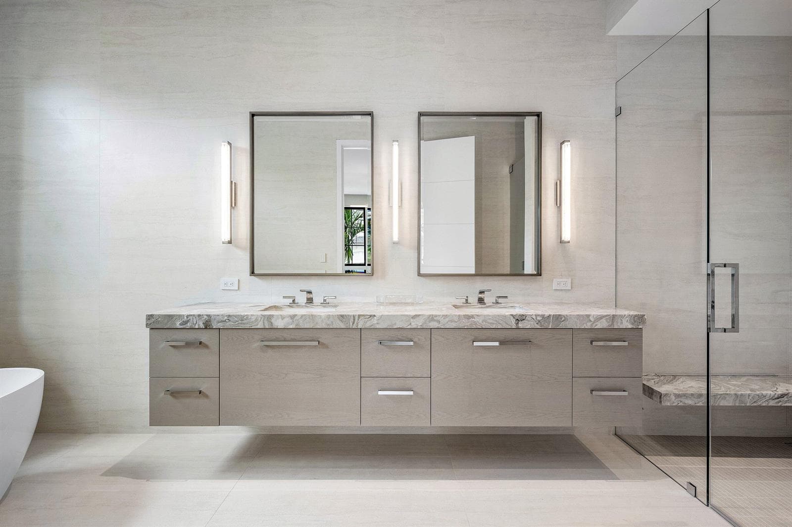 037-145AlhambraPlace-WestPalmBeach-FL-33