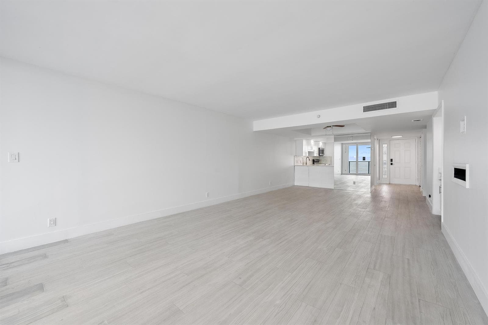 900 Ocean Dr 706-8