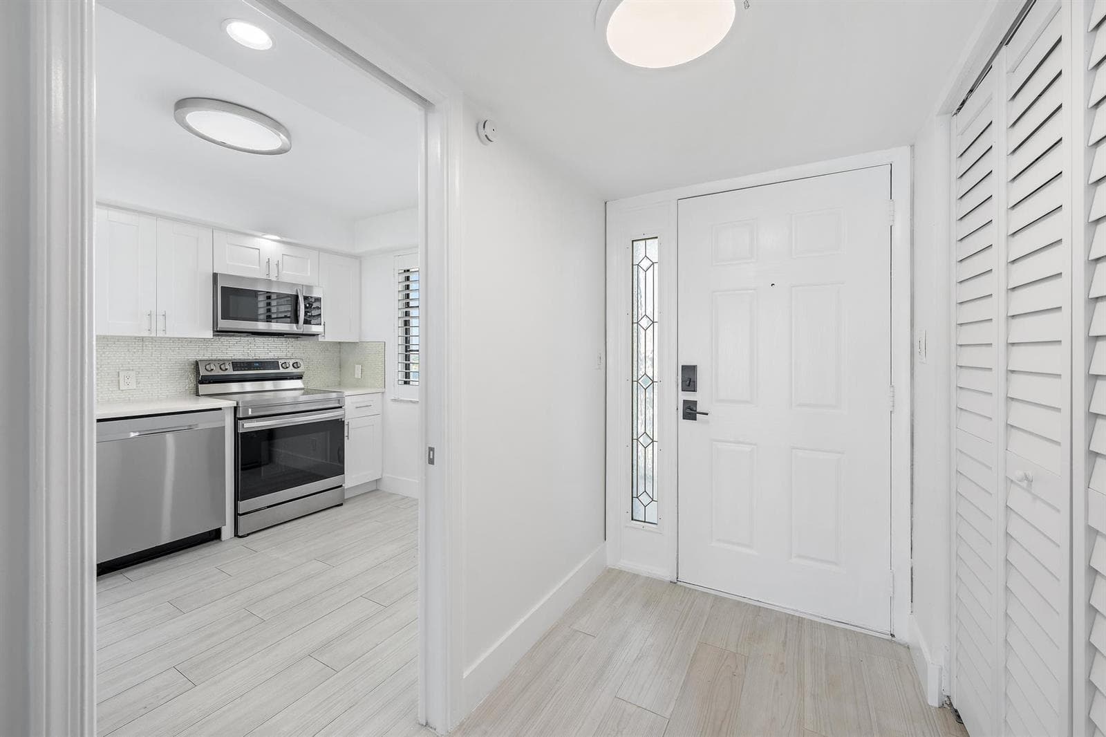 900 Ocean Dr 706-1