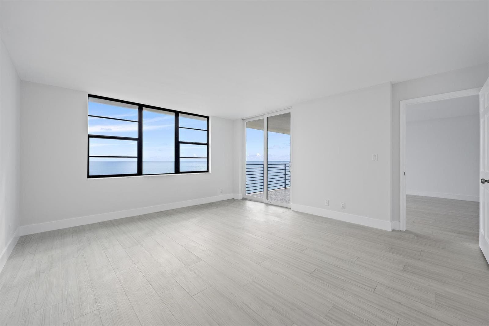 900 Ocean Dr 706-13