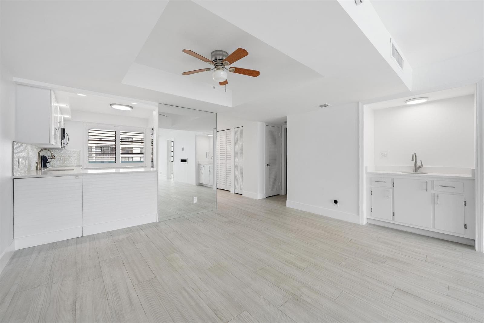 900 Ocean Dr 706-6