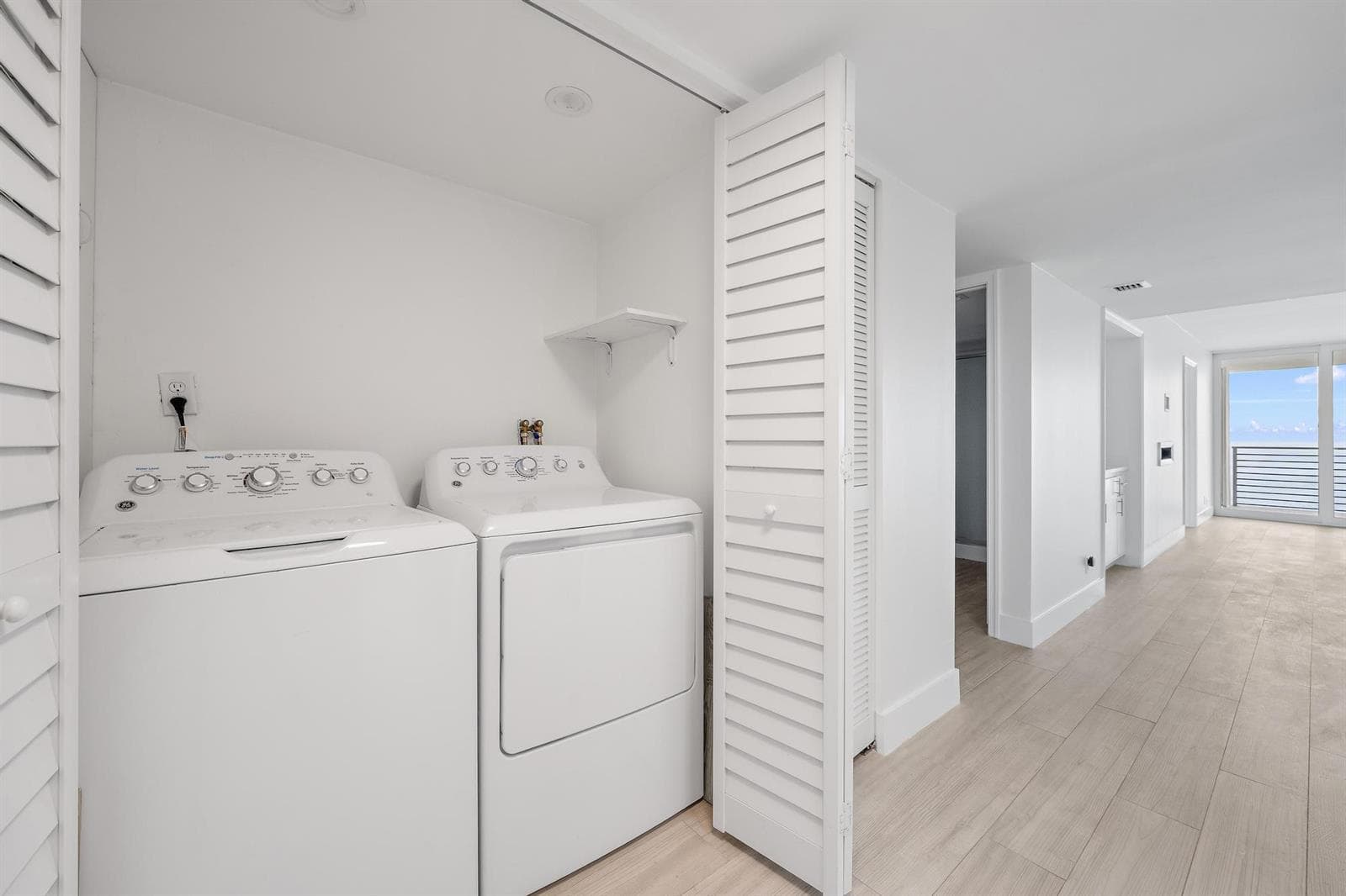 900 Ocean Dr 706-19