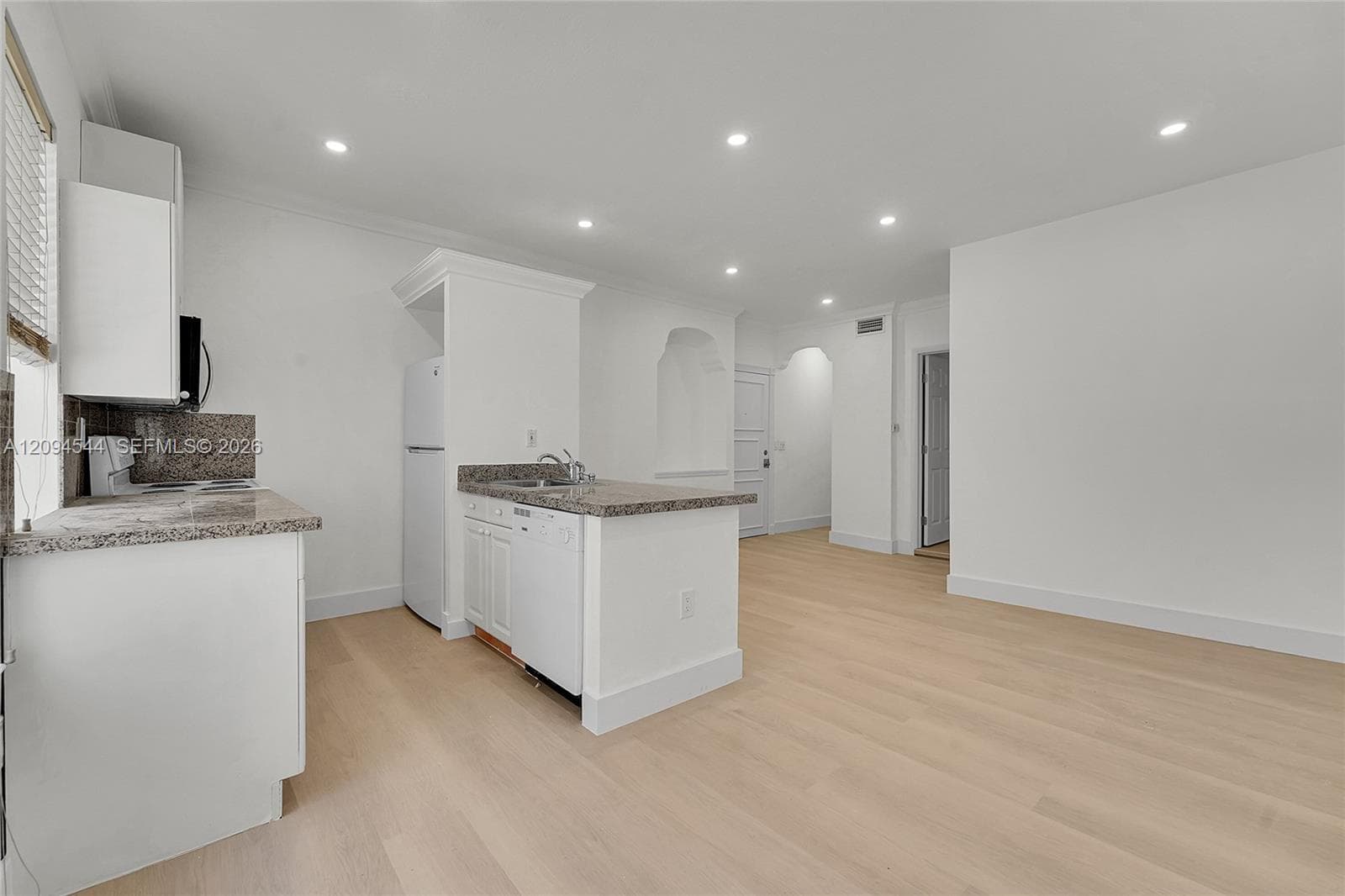 PENN PLAZA CONDO · #103 in Miami Beach - Photo 4