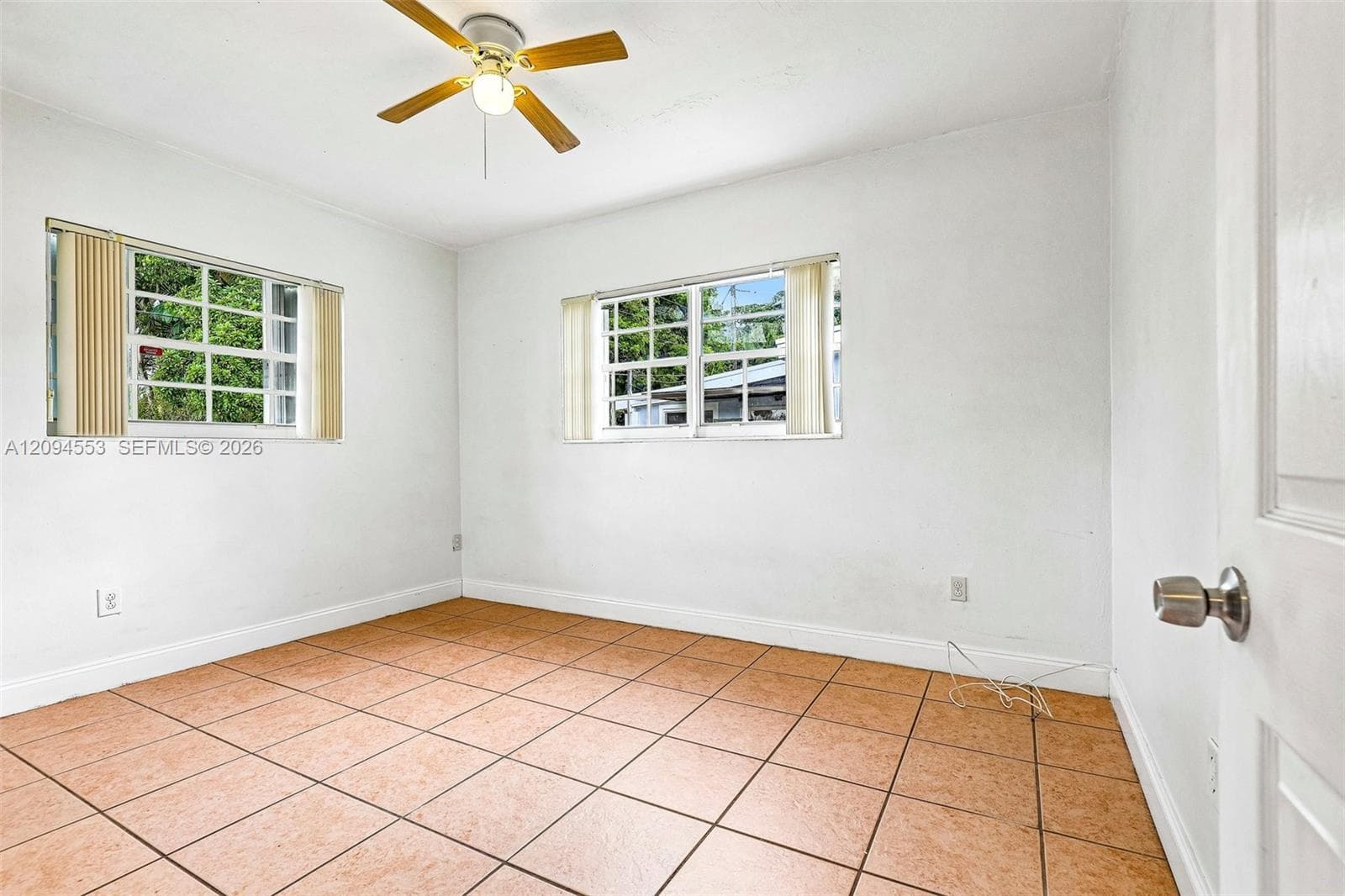 Second bedroom with two windows