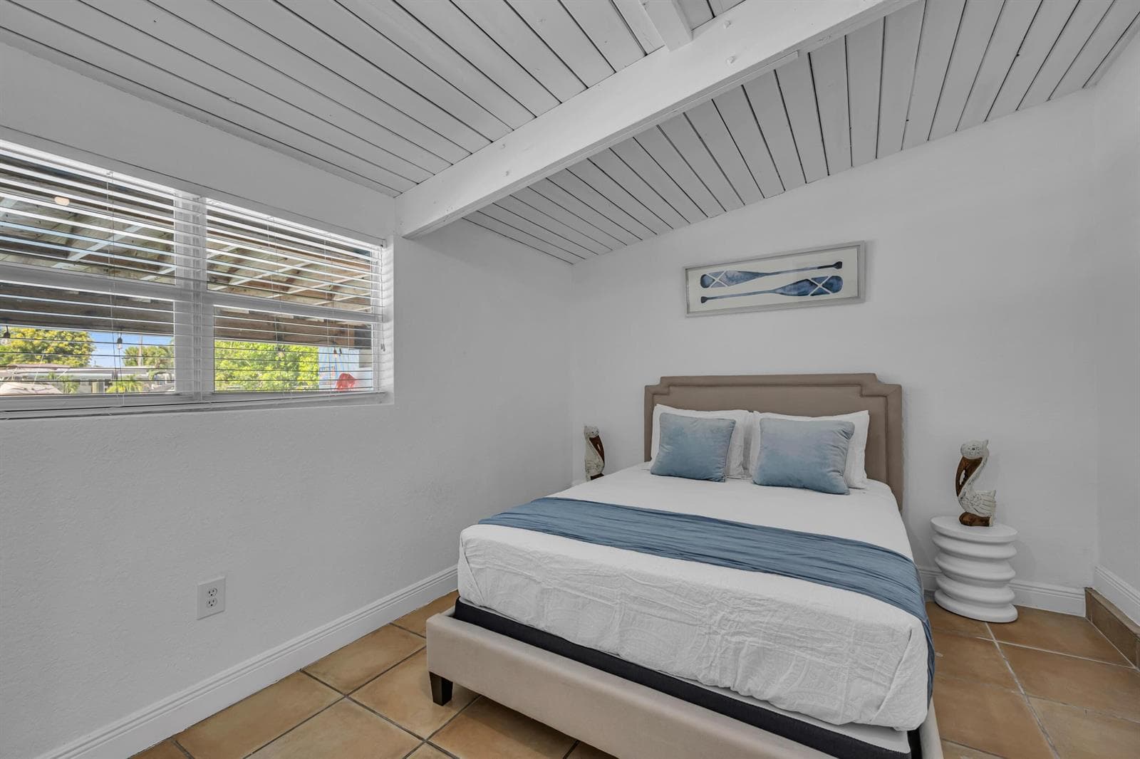 1875 KEYSTONE BLVD-31