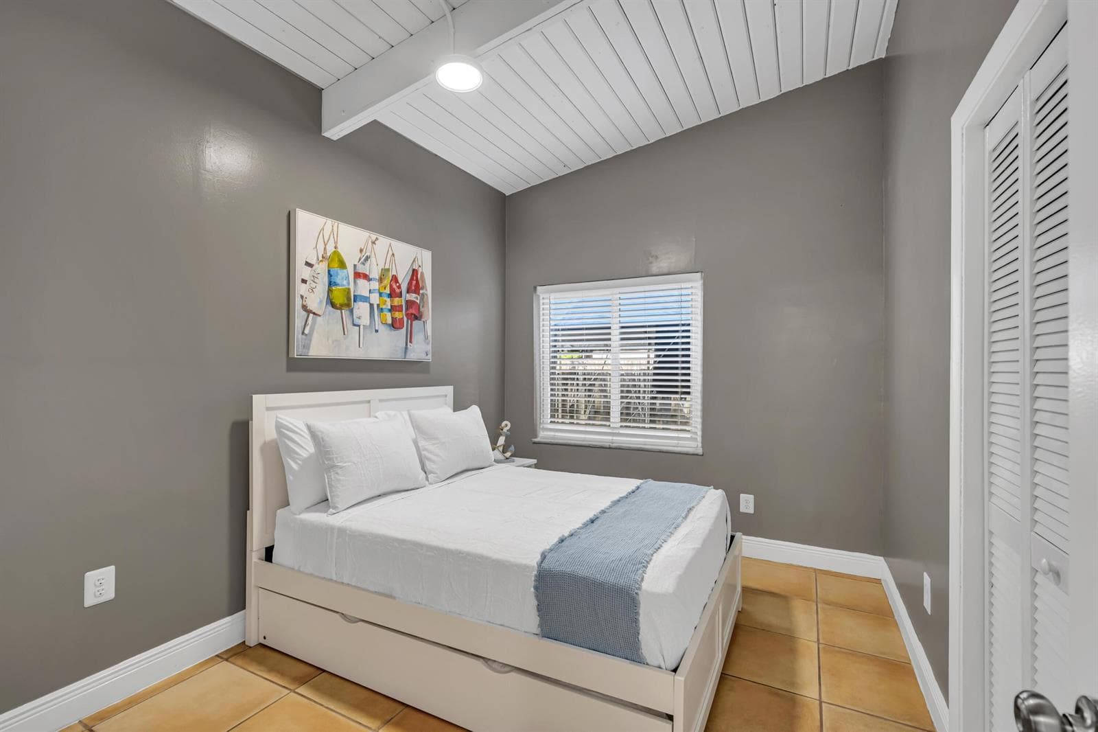 1875 KEYSTONE BLVD-41