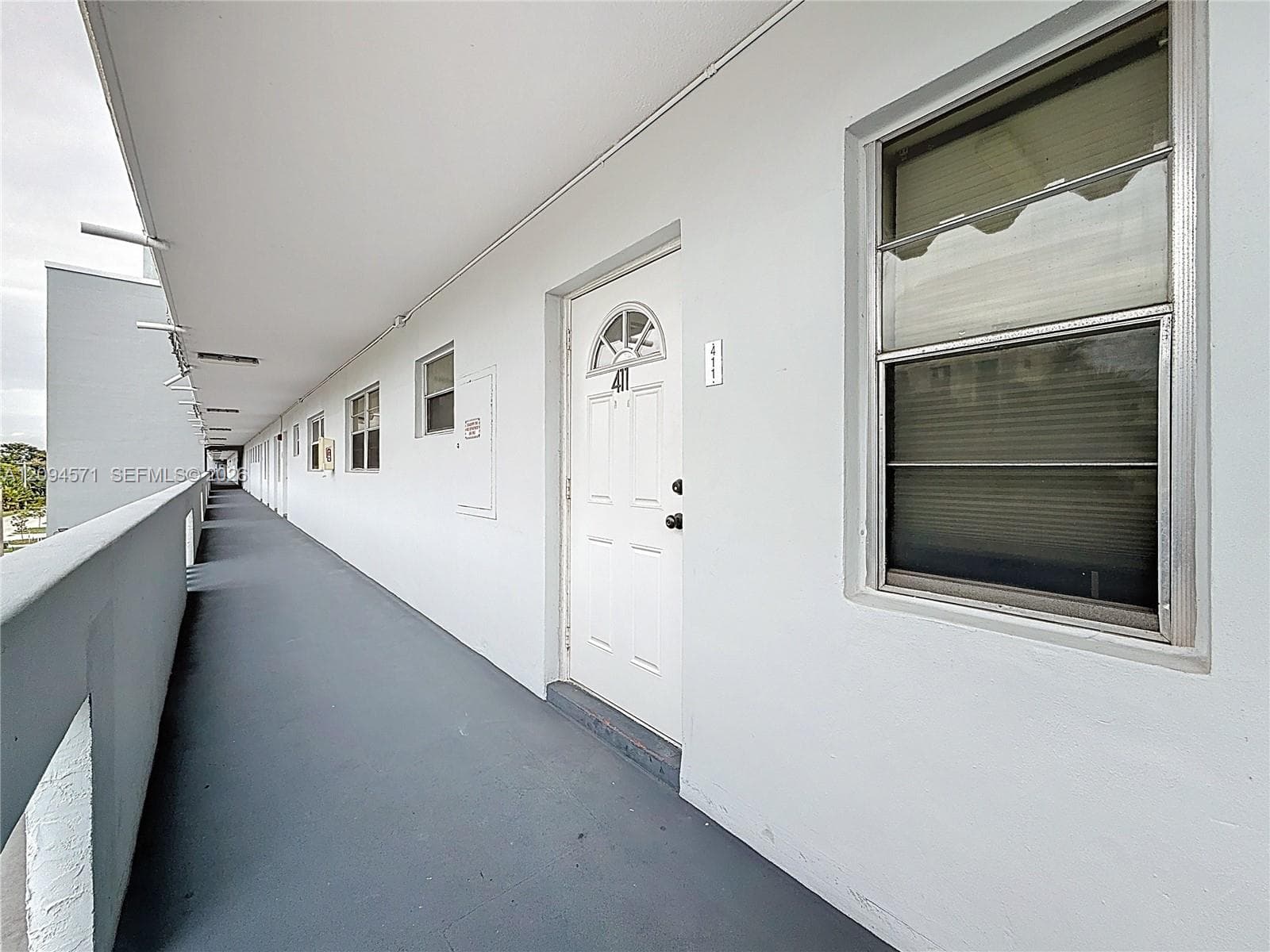 FAIRWAYS ROYALE CONDO · #411 in Hallandale Beach - Photo 26
