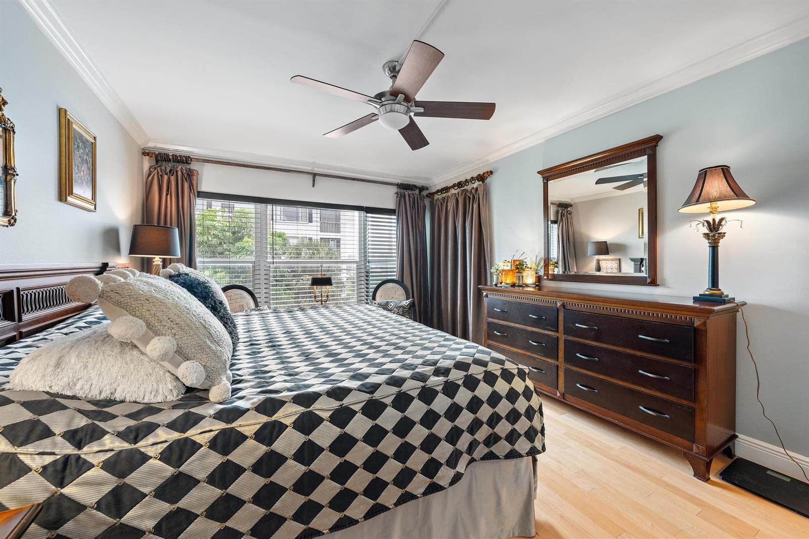 155 Yacht Club Dr 207-7