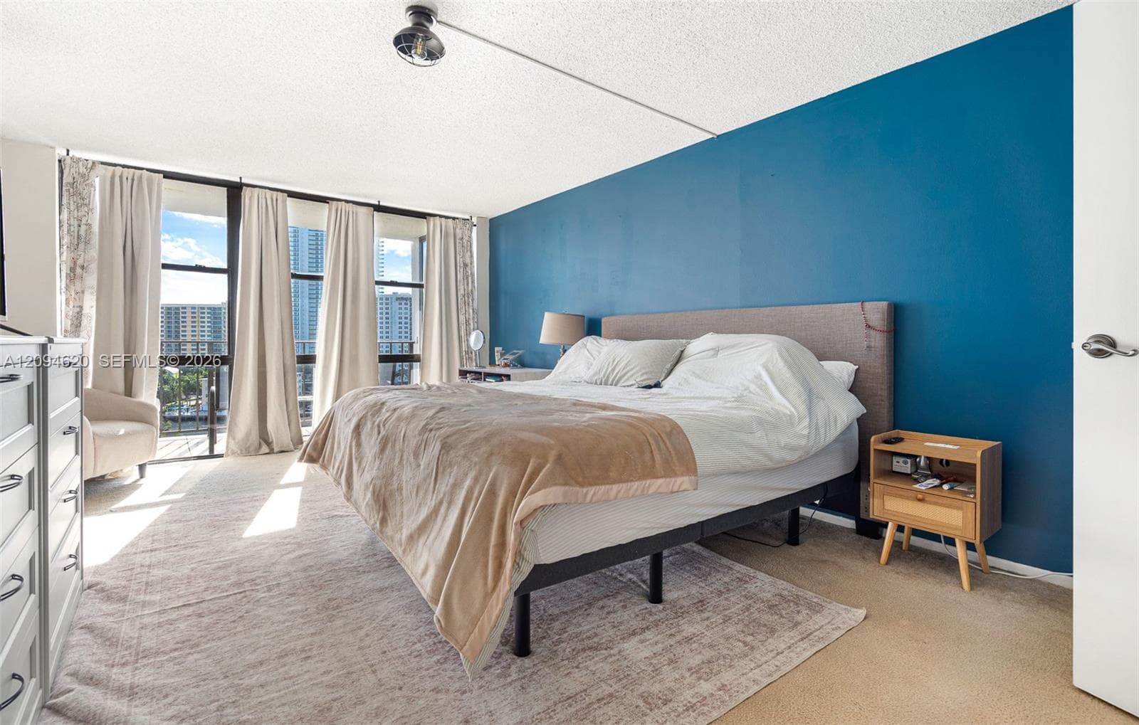 OCEANVIEW PARK CONDO · #1006 in Hallandale Beach - Photo 32