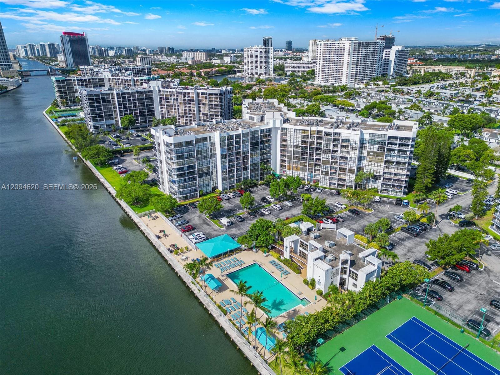 OCEANVIEW PARK CONDO · #1006 in Hallandale Beach - Photo 34