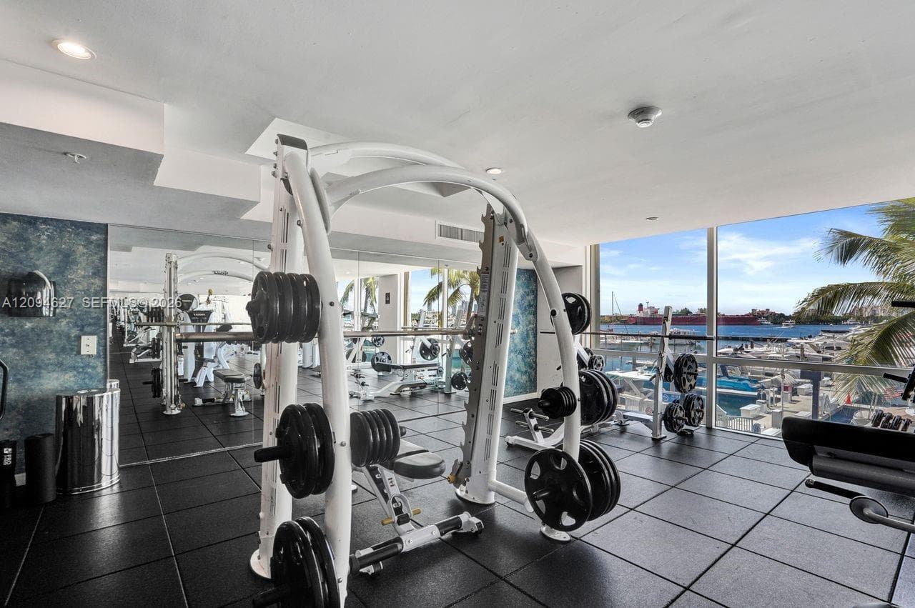 Yacht Club at Portofino · #2407 in Miami Beach - Photo 75
