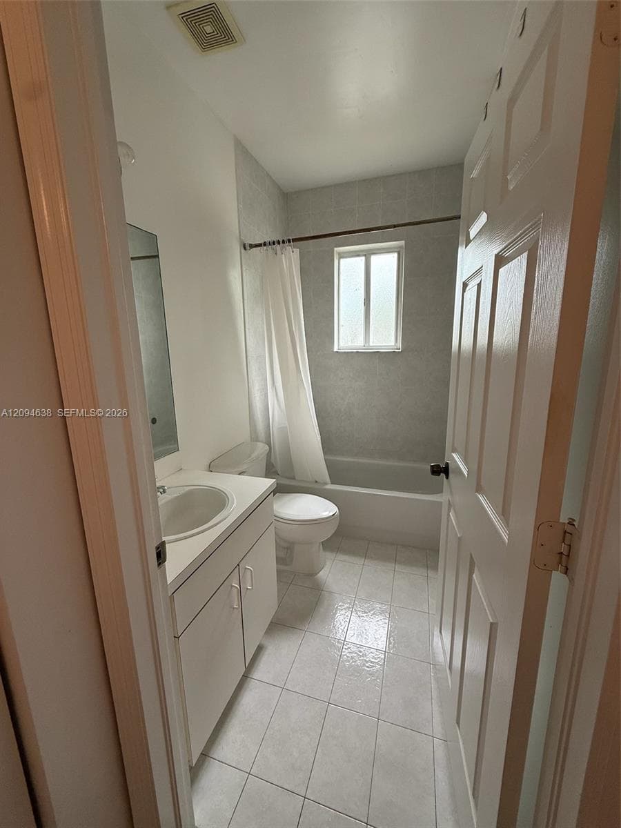 2537 NE 41st Ter #2537 photo 6