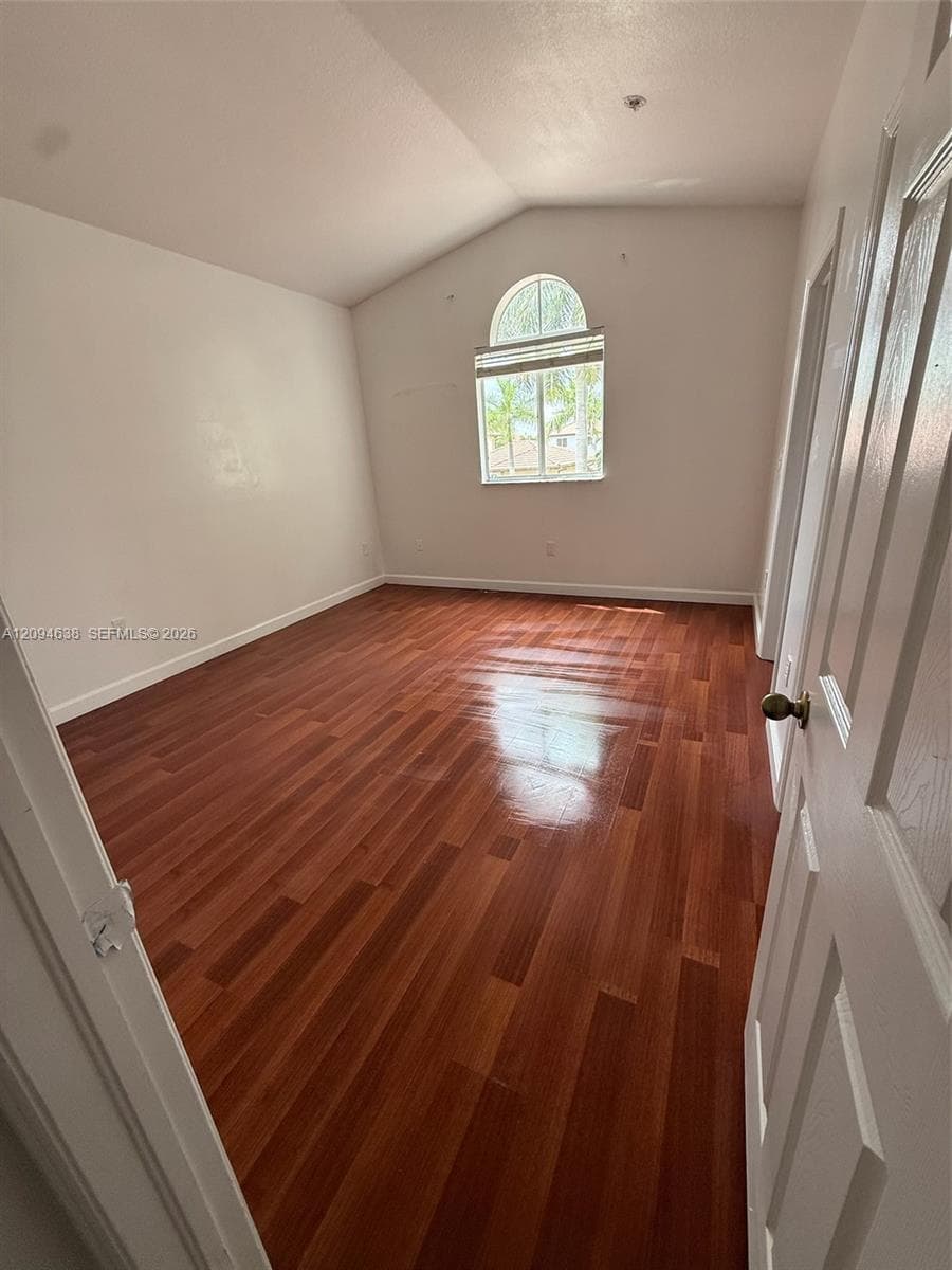 2537 NE 41st Ter #2537 photo 5