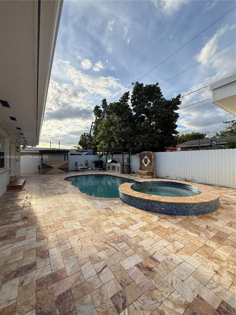 3889 NW 5th St photo 21