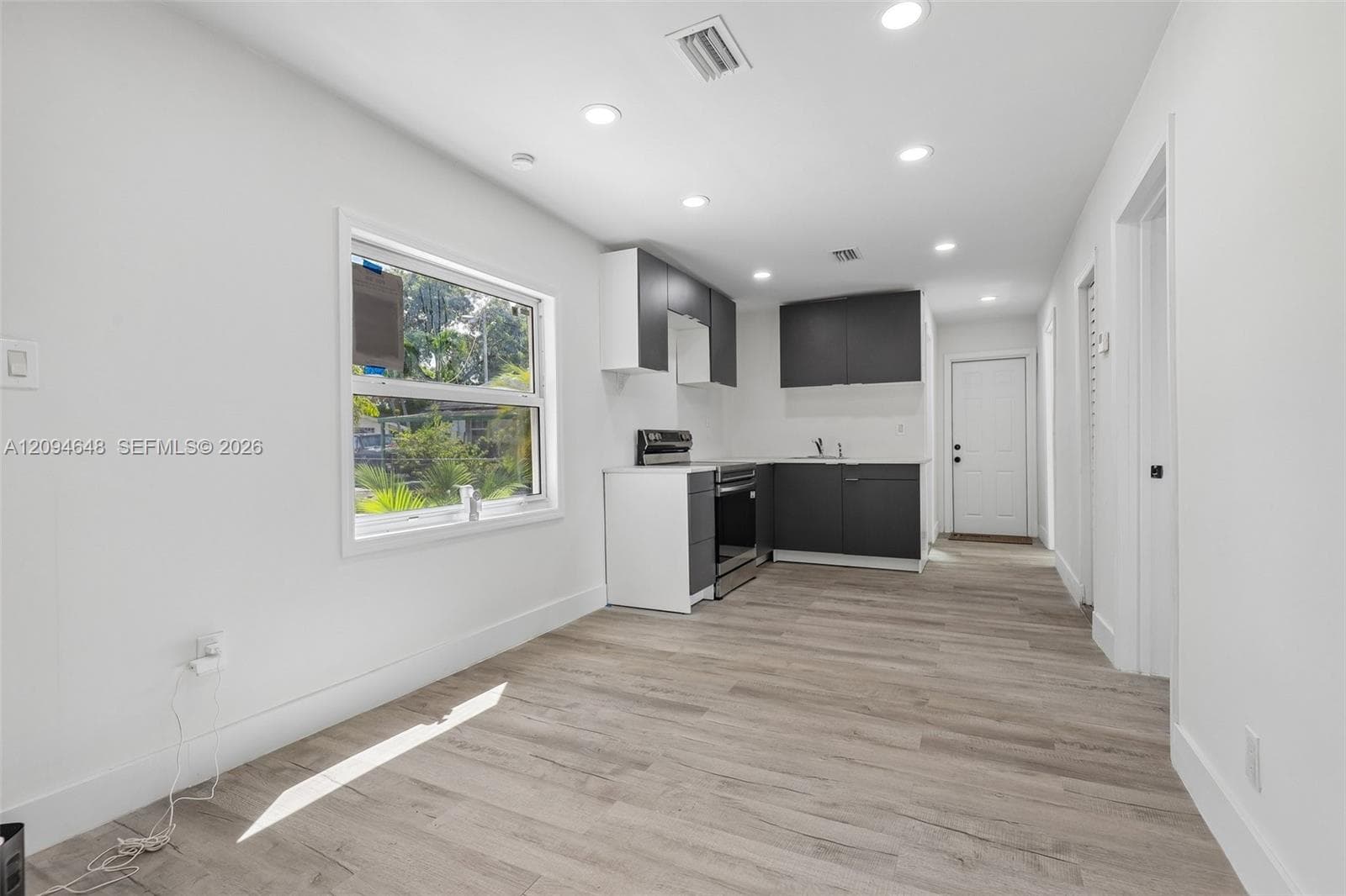 1063 NW 55th Ter photo 5
