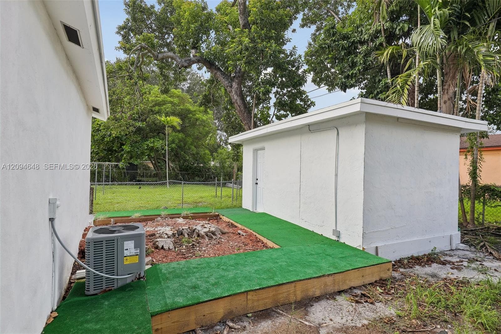 1063 NW 55th Ter photo 20