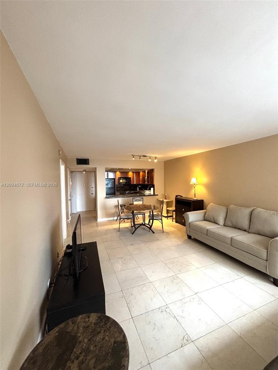 IMPERIAL TOWERS CONDO · #426 in Hallandale Beach - Photo 16