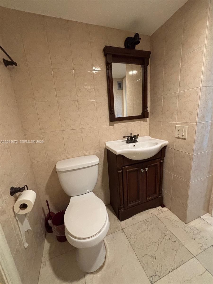 IMPERIAL TOWERS CONDO · #426 in Hallandale Beach - Photo 15