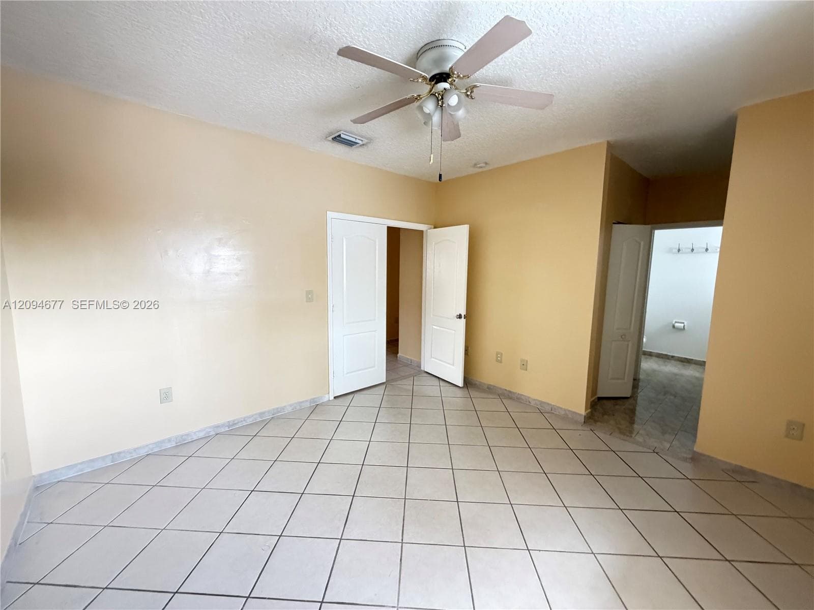 POINCIANA ROYALE VILLAS C · #201 in Hialeah - Photo 7
