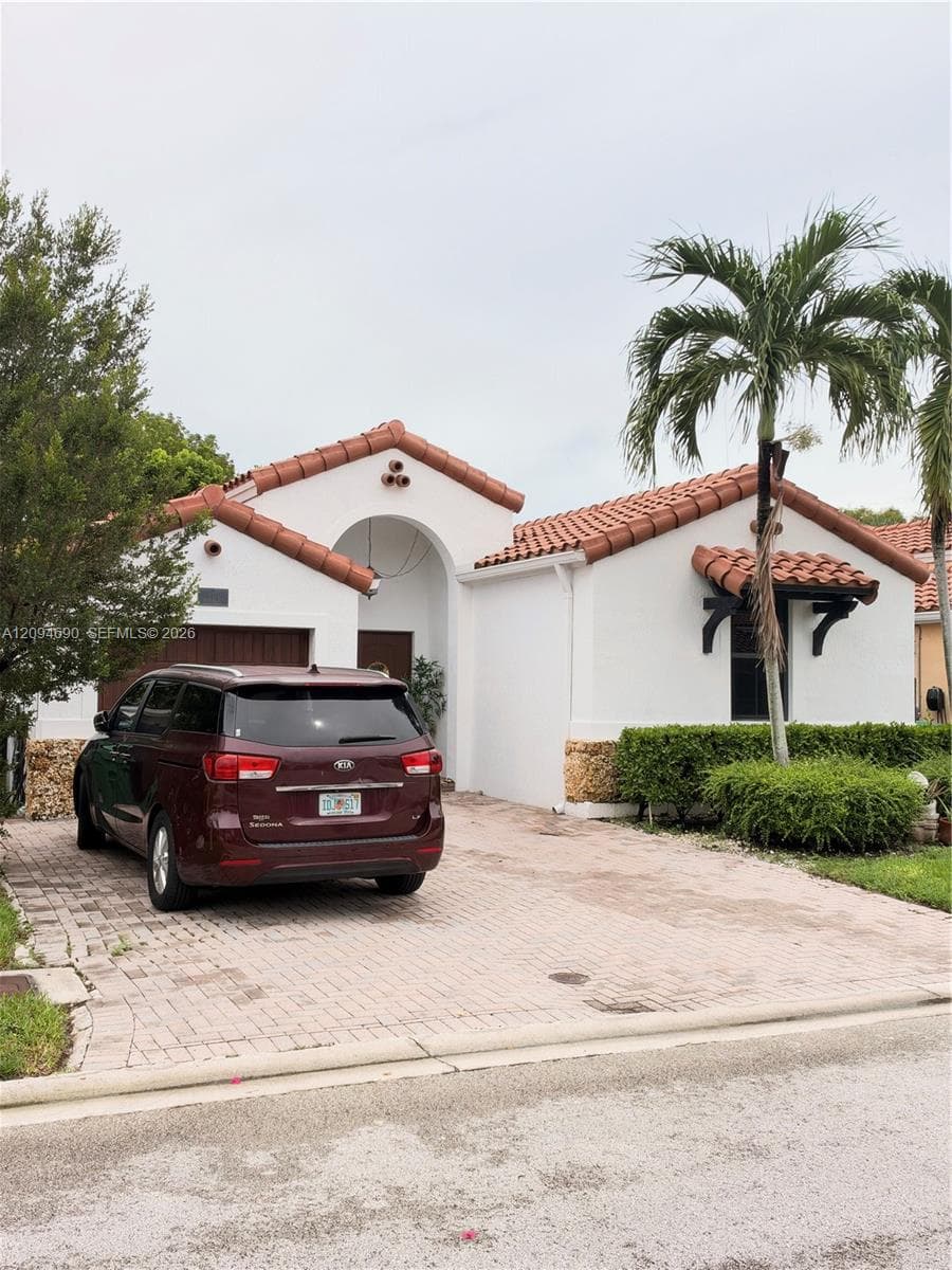 9947 NW 10th Ter photo 2