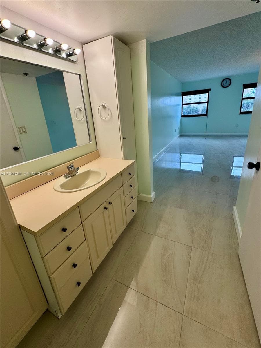 SUMMIT CONDO · #318S in Hollywood - Photo 13