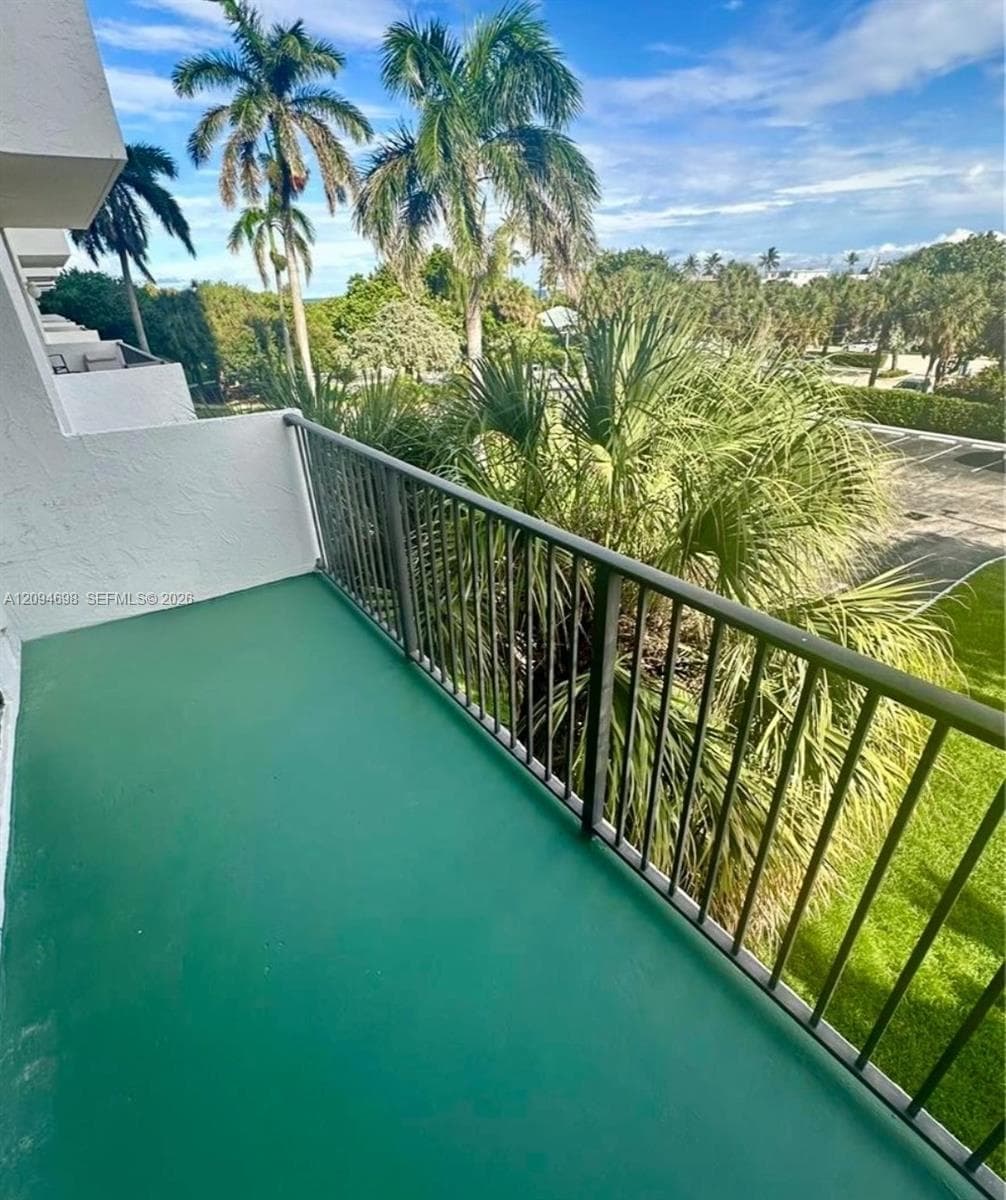 SUMMIT CONDO · #318S in Hollywood - Photo 15