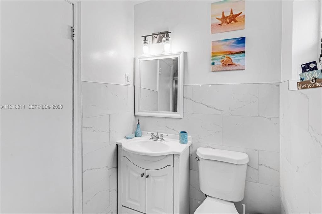 26 ave bathroom 2
