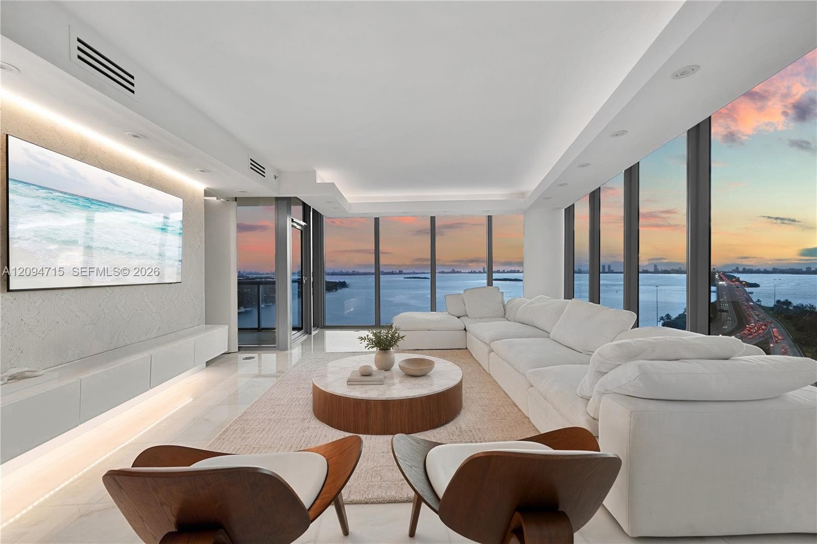 Blue Condominium · #1612 in Miami - Photo 2
