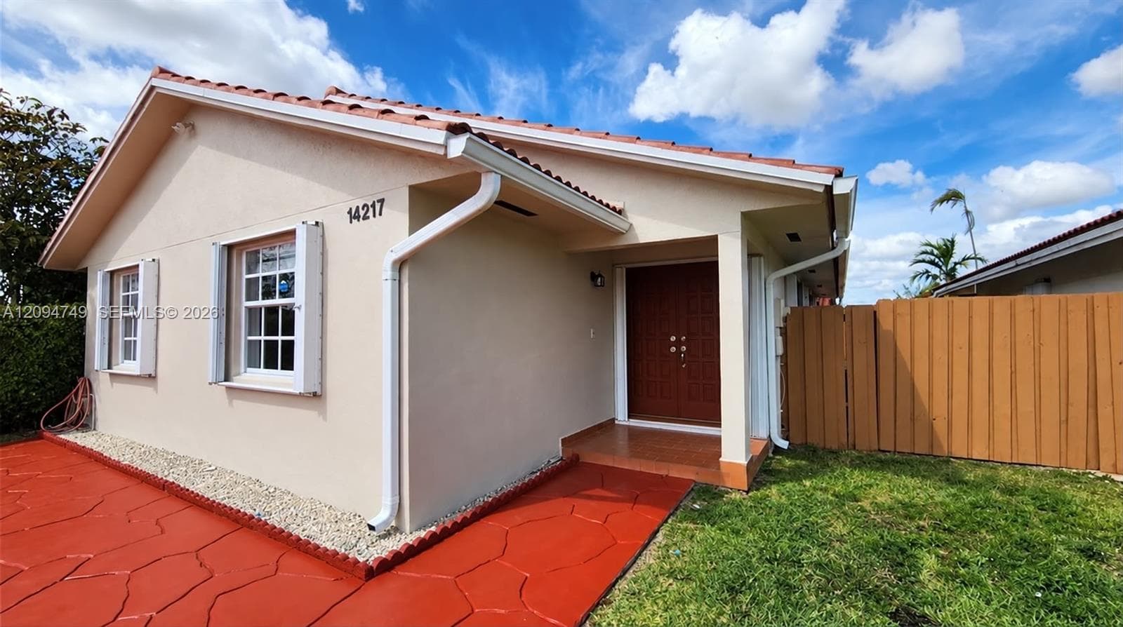 14217 SW 48th Ln photo 2