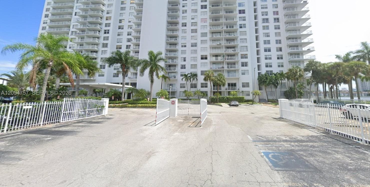 Admirals Port · #111W in Aventura - Photo 8
