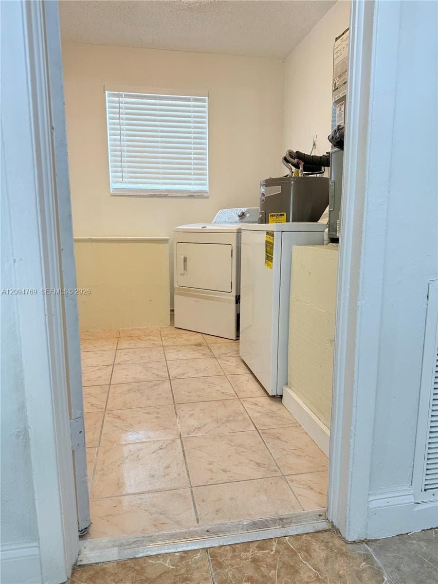 1130 Kasim St photo 24