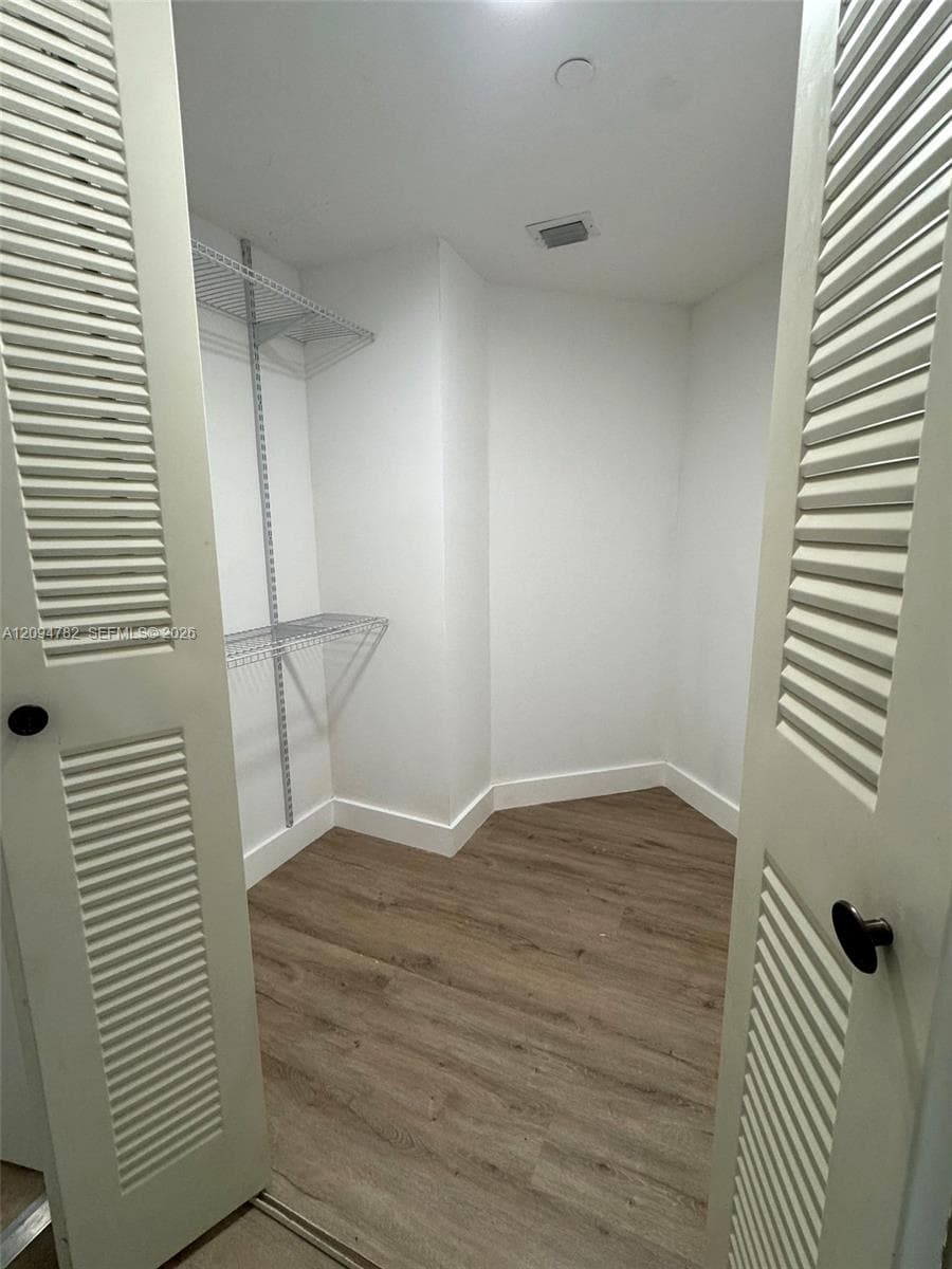 PARC CENTRAL AVENTURA SOU · #907 in Aventura - Photo 16
