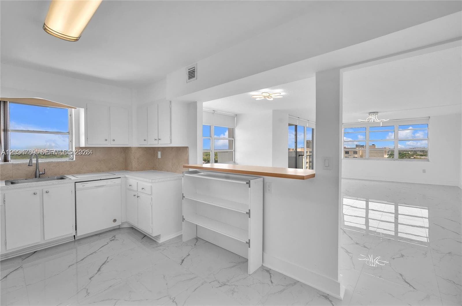 COMMODORE PLAZA CONDO · #1601 in Aventura - Photo 6