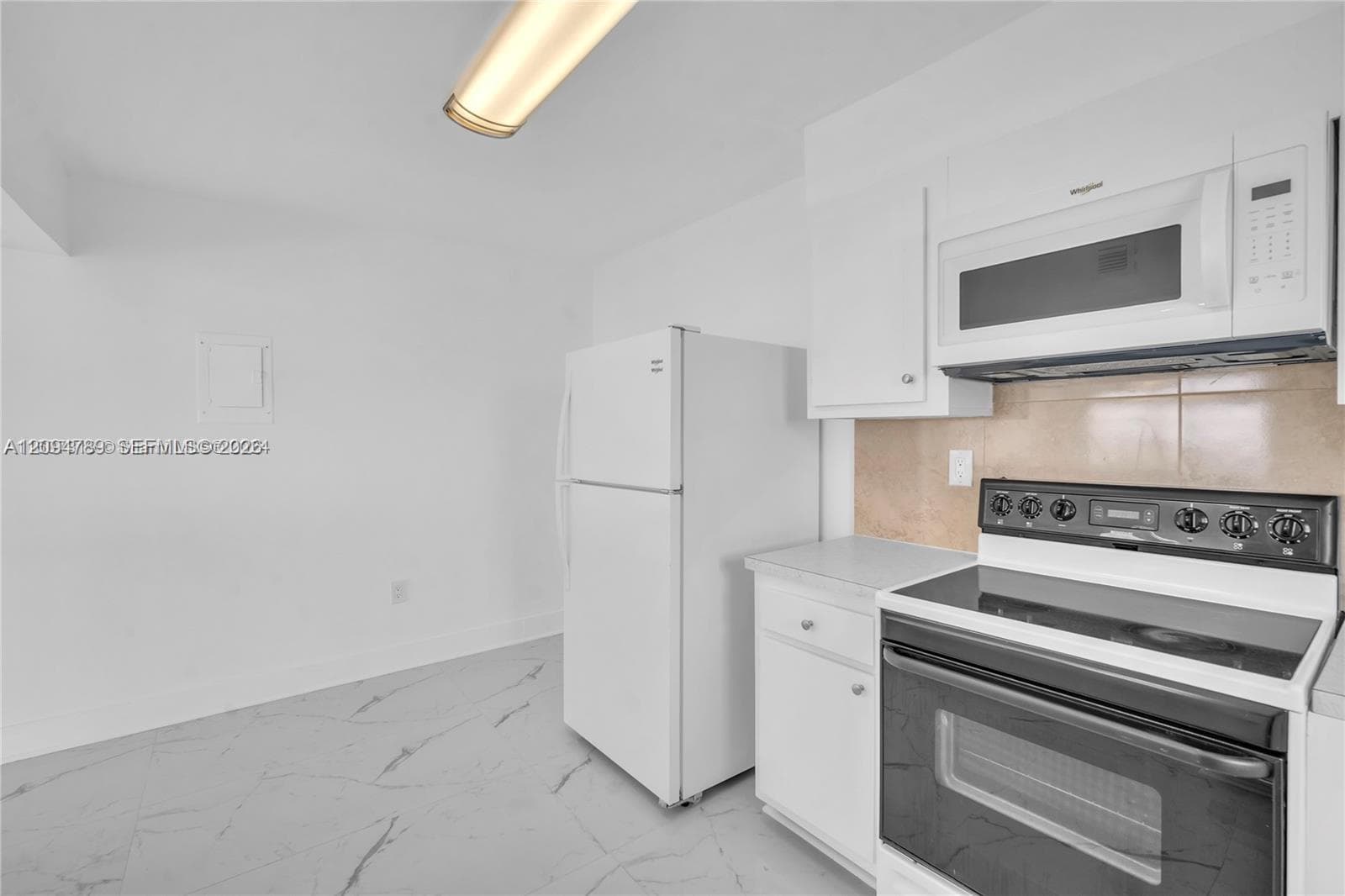 COMMODORE PLAZA CONDO · #1601 in Aventura - Photo 9