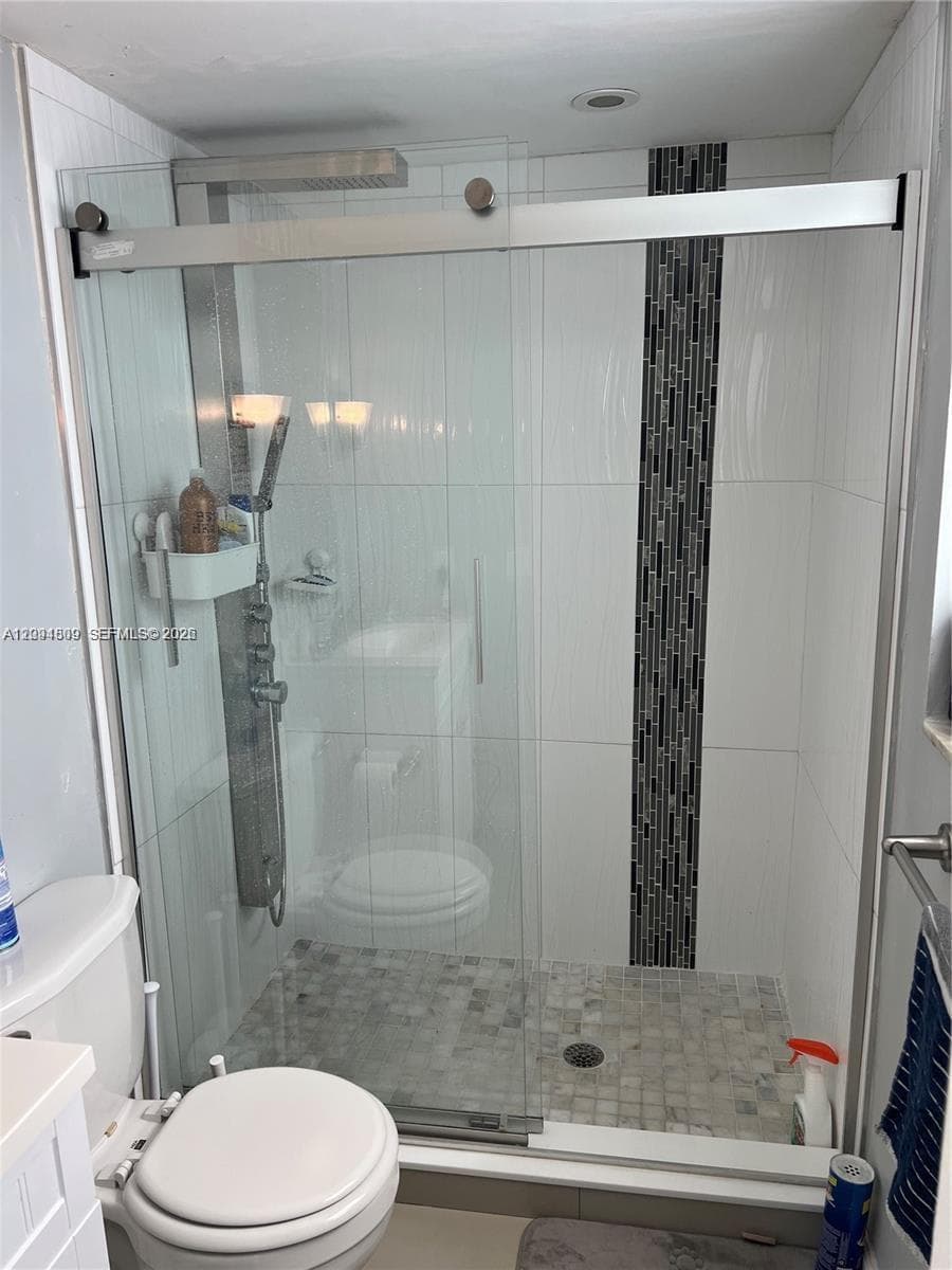 GOLDEN VIEW CONDO · #108 in Hallandale Beach - Photo 12