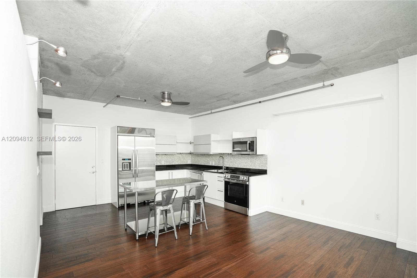 NEO VERTIKA CONDO · #1623 in Miami - Photo 2