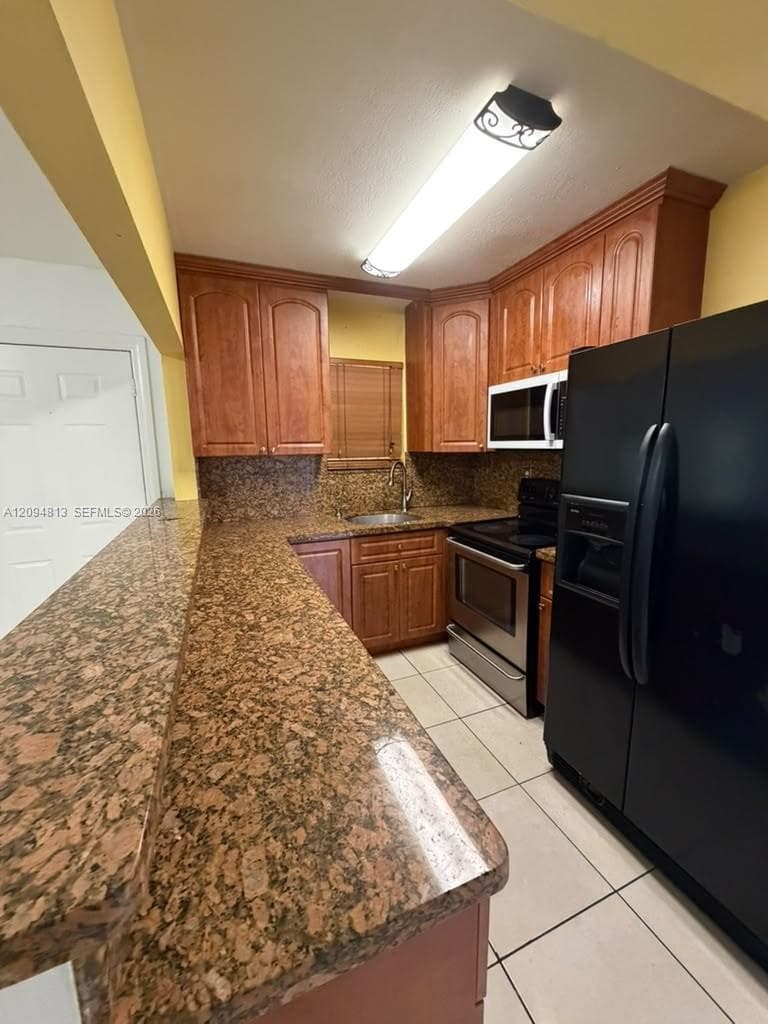 VILLA BISCAYA JARDINES CO · #16-1 in Opa-Locka - Photo 3