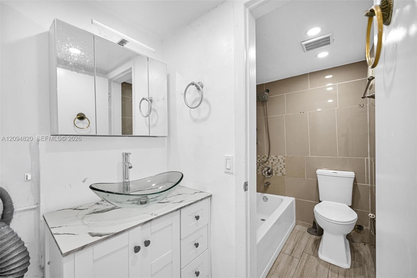WENDOVER CONDO · #104 in North Miami - Photo 13