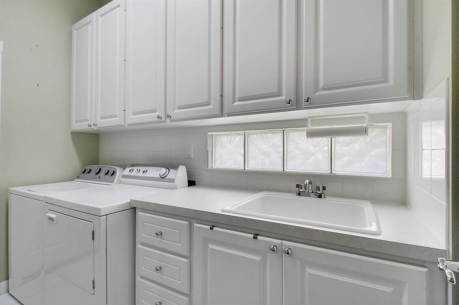 Laundry Room (Off Garage)