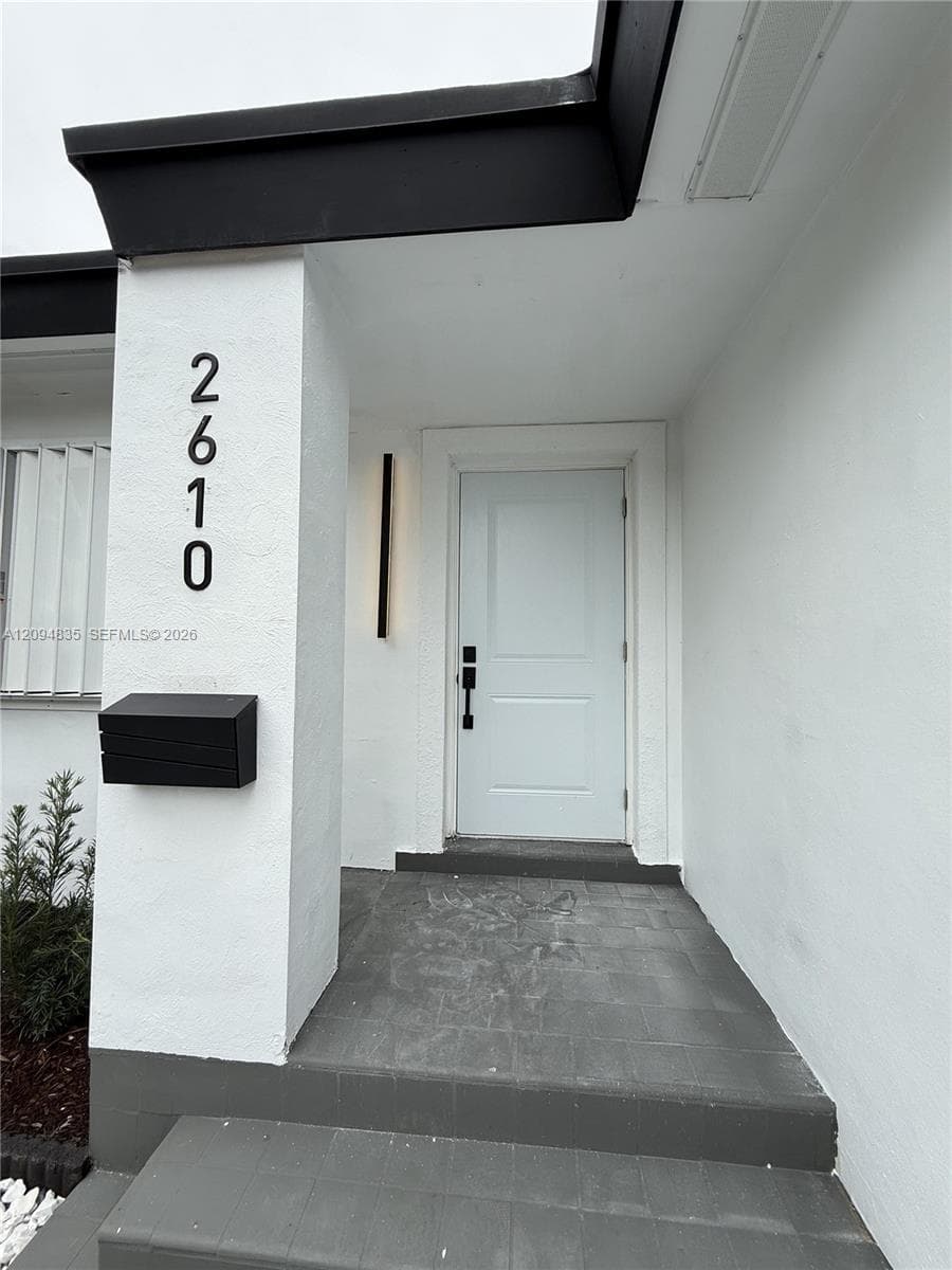 2610 Pierce St photo 3