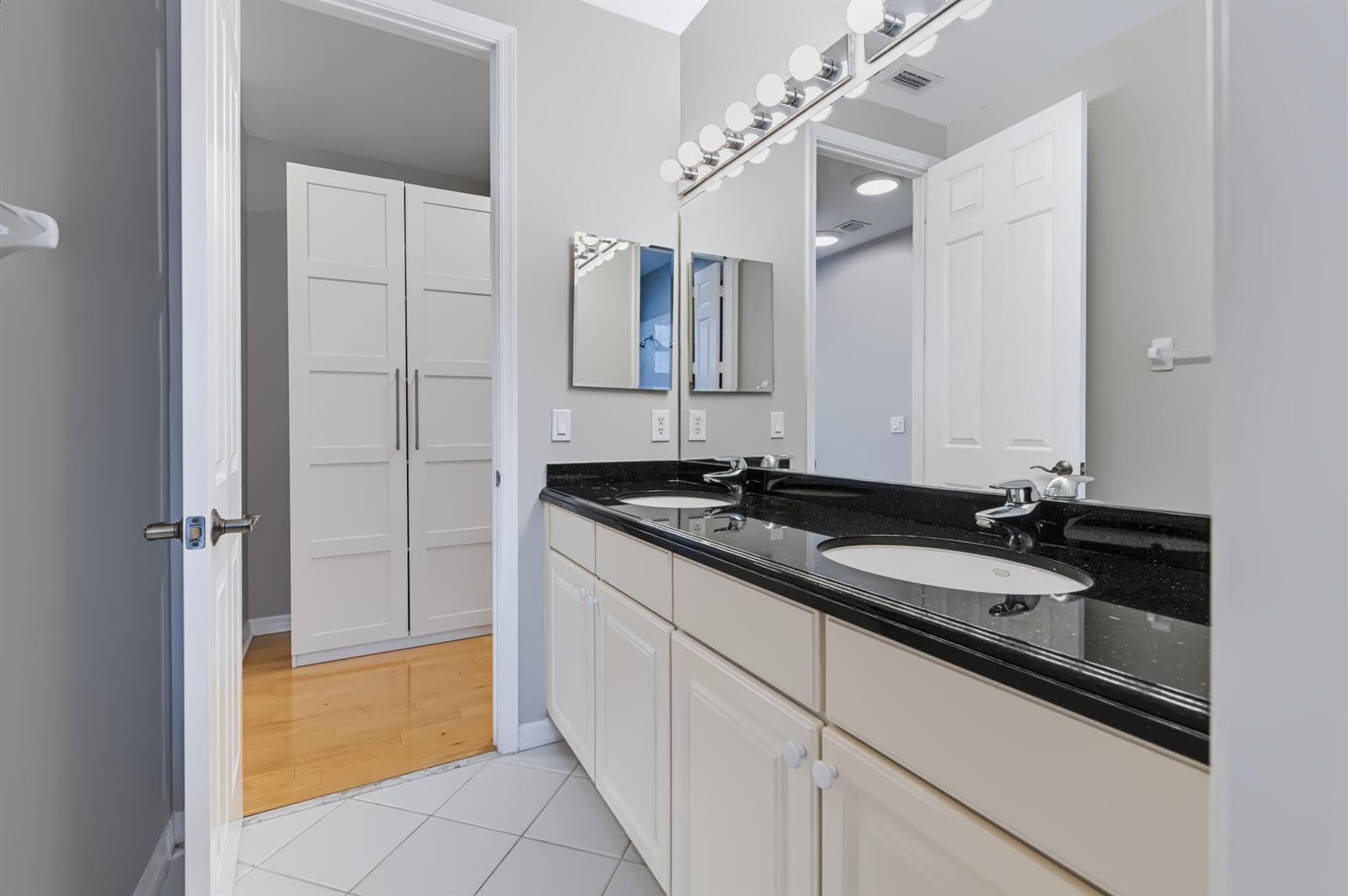 32 Upstairs Bath