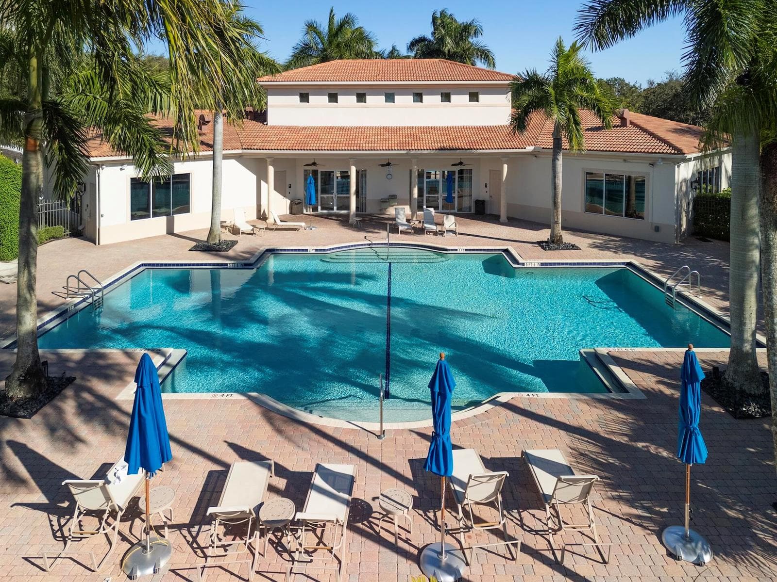 47_Community_Pool_Clubhouse