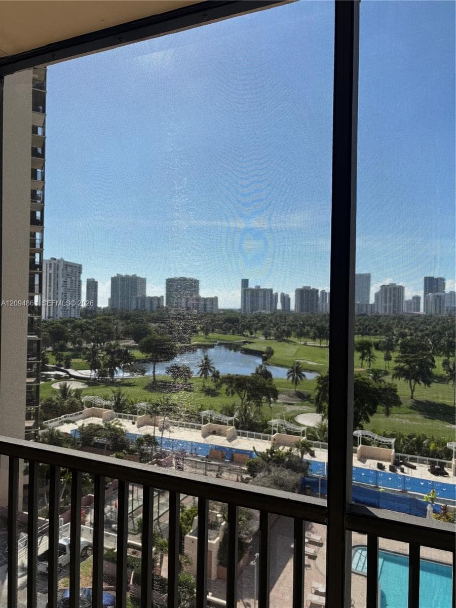 Coronado · #1025 in Aventura - Photo 2