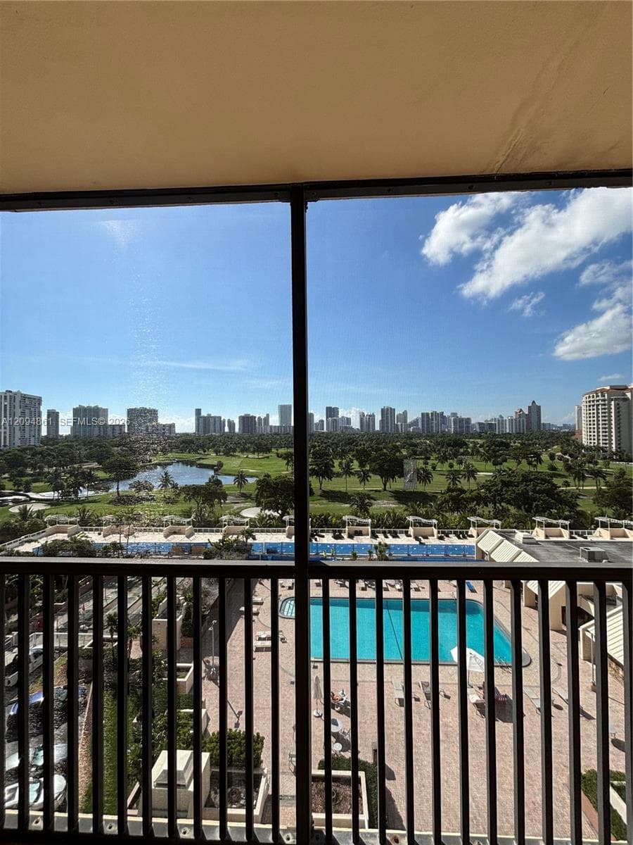 Coronado · #1025 in Aventura - Photo 3