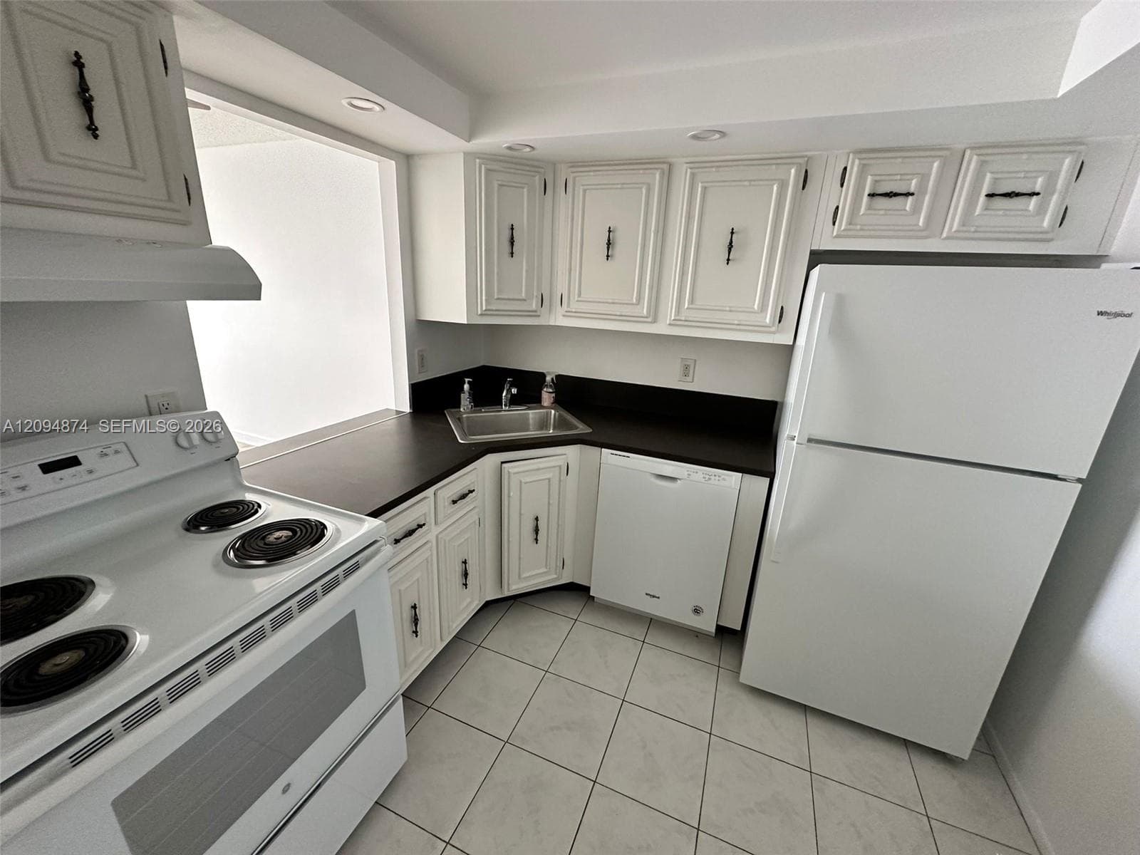 DESOTO PARK CONDO · #414 in Hallandale Beach - Photo 7