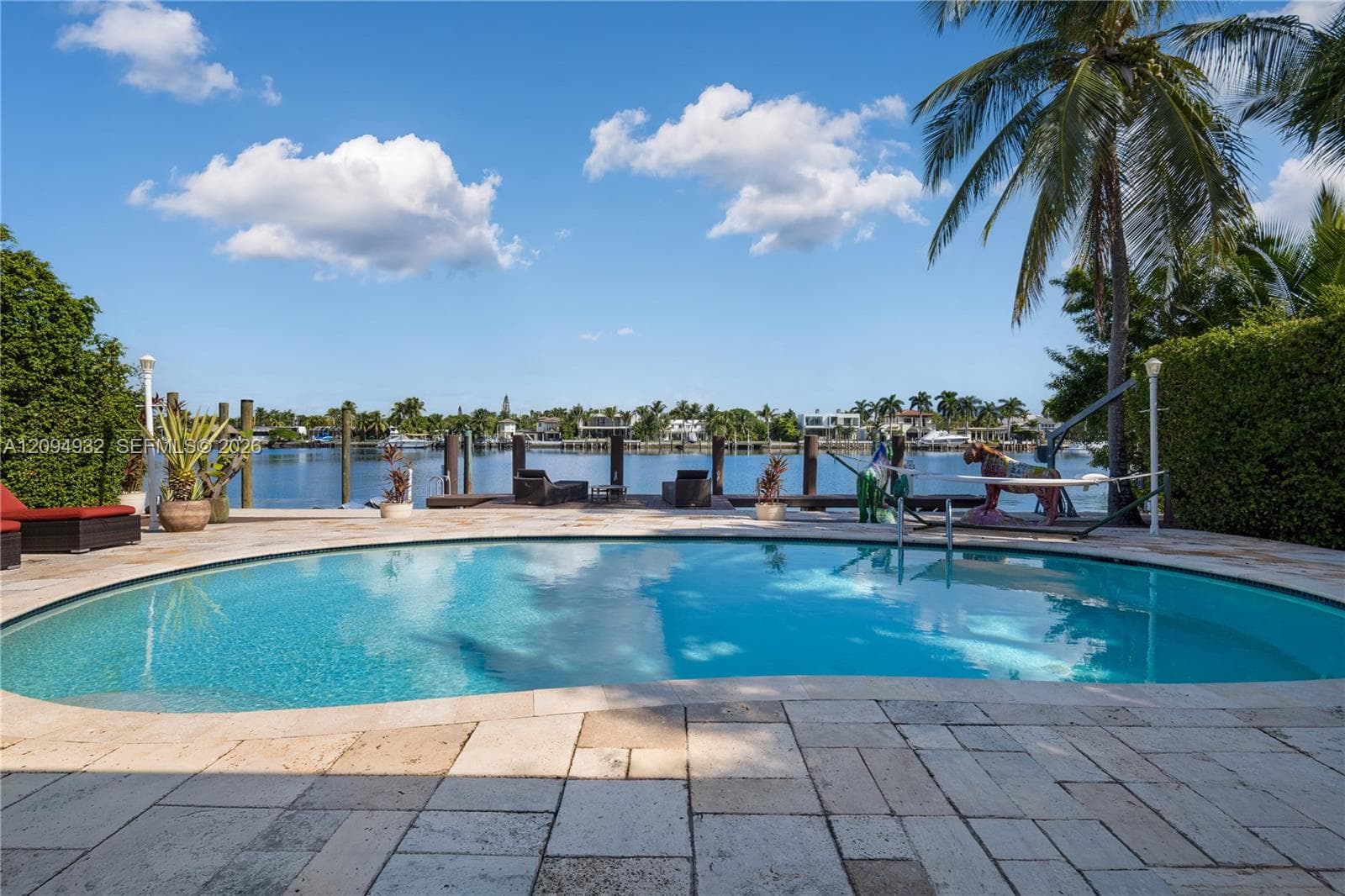 435 N Shore Dr photo 4