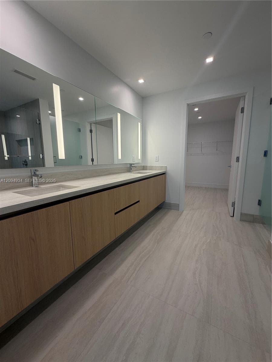 One Park Tower · #2408 in Miami - Photo 10